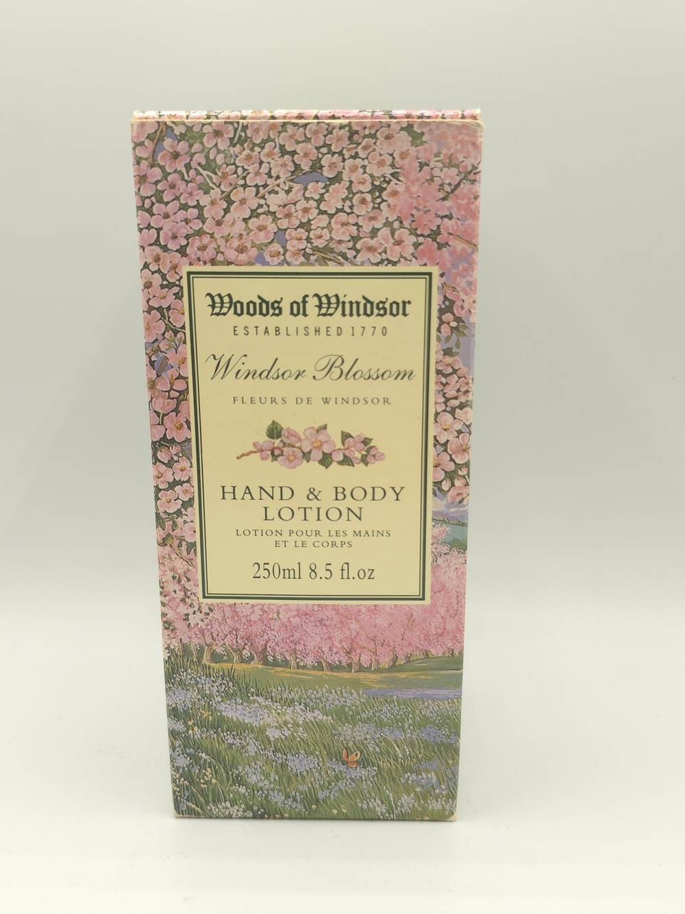 1994 Woods of Windsor Windsor Blossom Hand & Body Lotion 8.5 fl oz NOS England